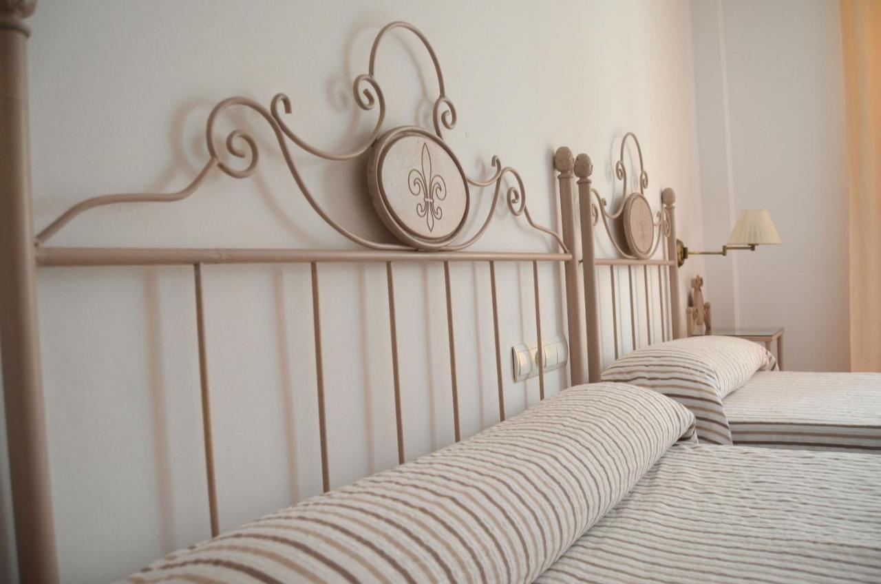 Hostal Dona Antonia Ξενοδοχείο Punta Umbría Εξωτερικό φωτογραφία
