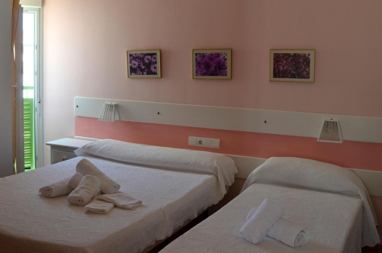 Hostal Dona Antonia Ξενοδοχείο Punta Umbría Εξωτερικό φωτογραφία